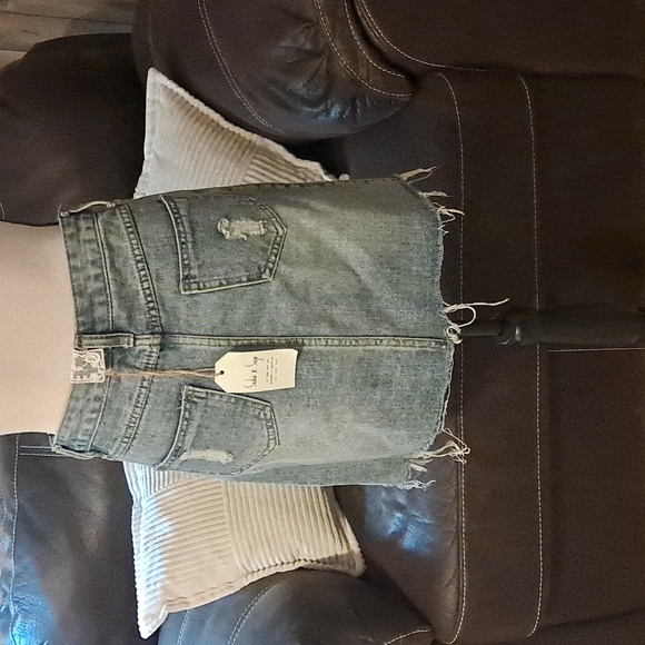 Sadie & Sage Embroidered Distressed Raw Hem Denim Midi Skirt Size M Boho Festiva - Picture 7 of 10